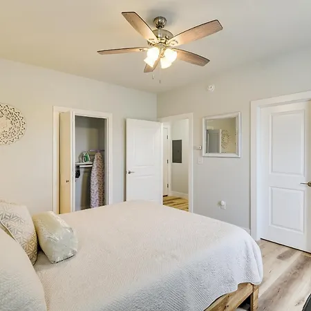 Bright And Modern Fort Worth Apartment By Tcu Campus