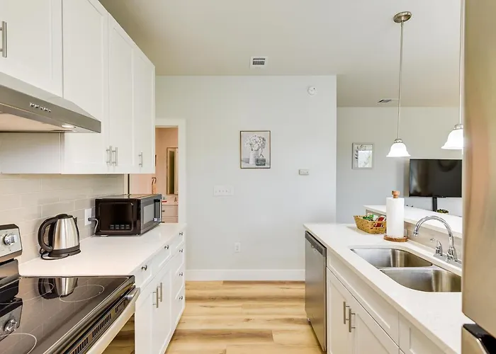 Apartamento Steps To Tcu Campus: Modern Worth