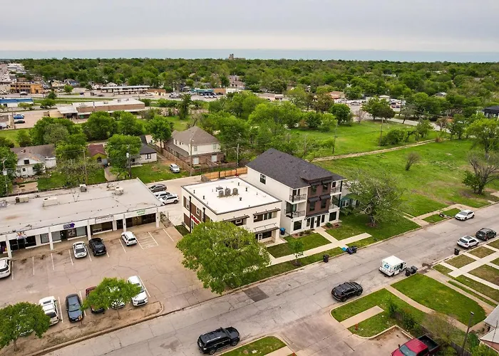 Apartamento Steps To Tcu Campus: Modern Worth *